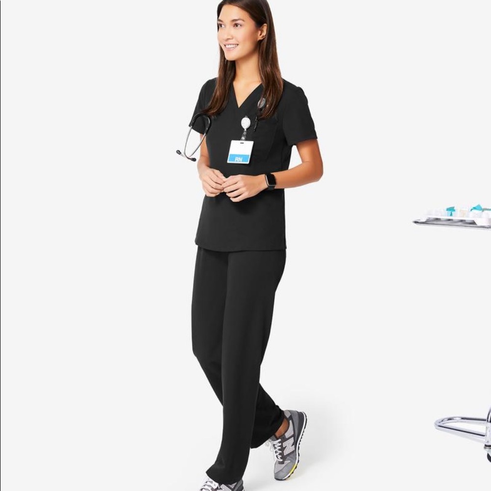 FIGS 3 Piece Scrub Set Black: 1 top, 2 pants